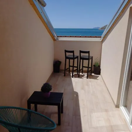 Seaview Ondina Apartment